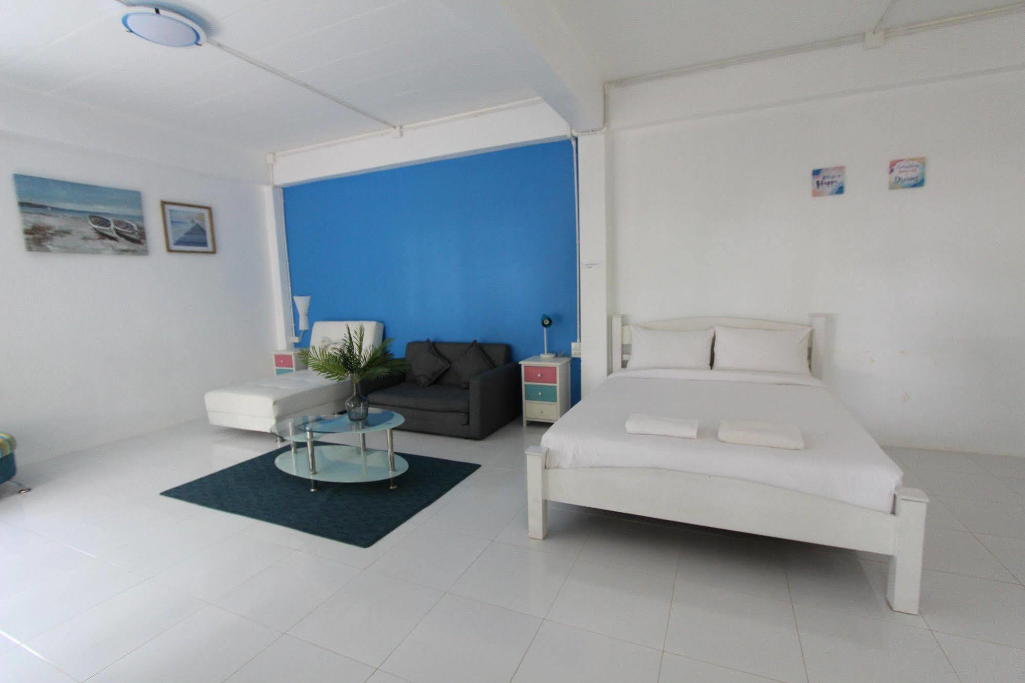 Issara Beach Resort Szicson Kültér fotó
